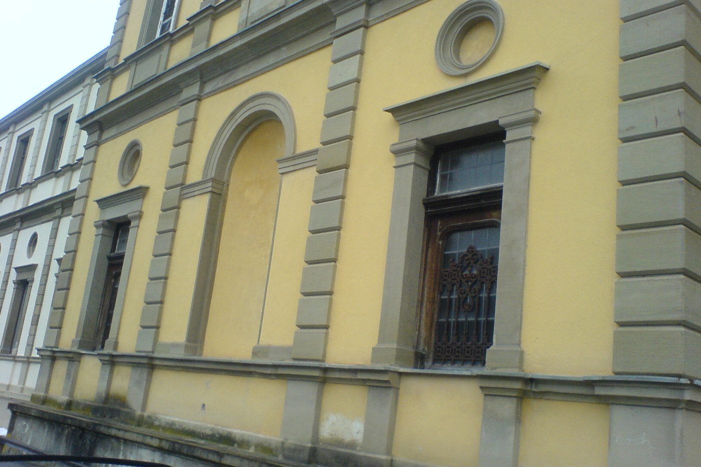 Yellow west facade of the Luitpoldbad in Bad Kissingen